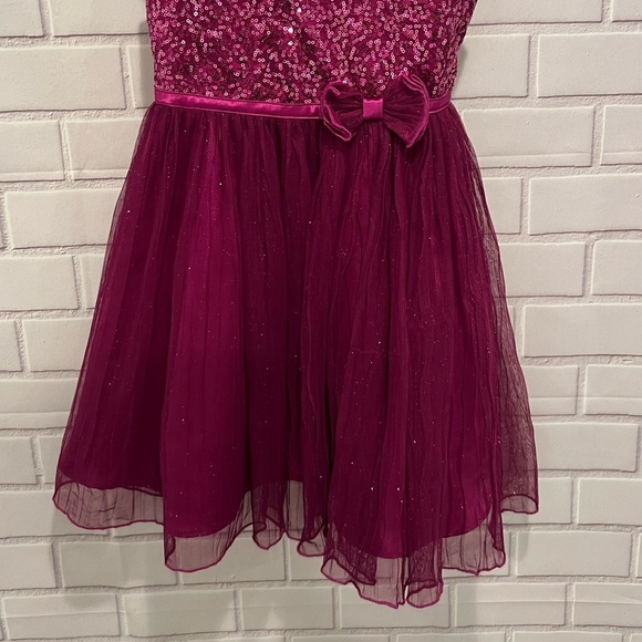 JONA MICHELLE girls beautiful fuchsia sequin dress/size 5 - Picture 5 of 7